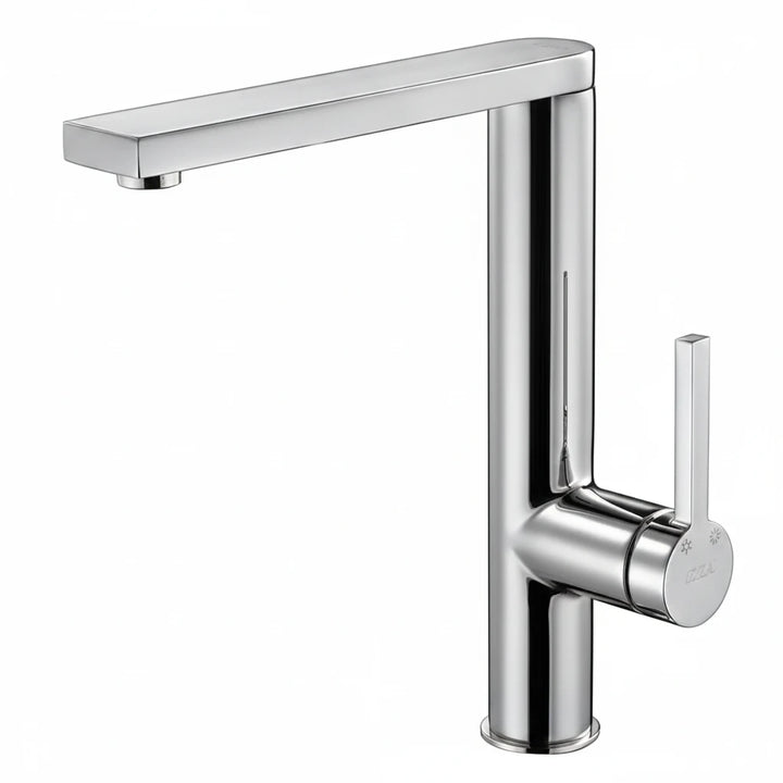 Chrome kitchen sink faucet with 360 degree swivel spout and limescale-resistant aerator